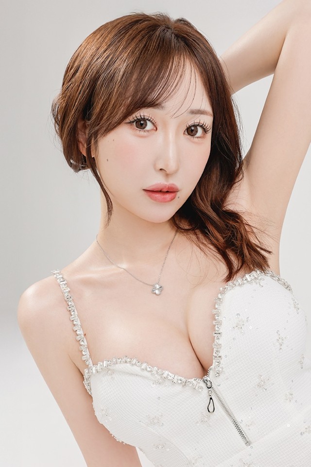 七瀬 みい